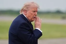 Trump Thông Báo Tiến Triển Thỏa Thuận Với Iran, Phong Tỏa Hormuz Vẫn Duy Trì